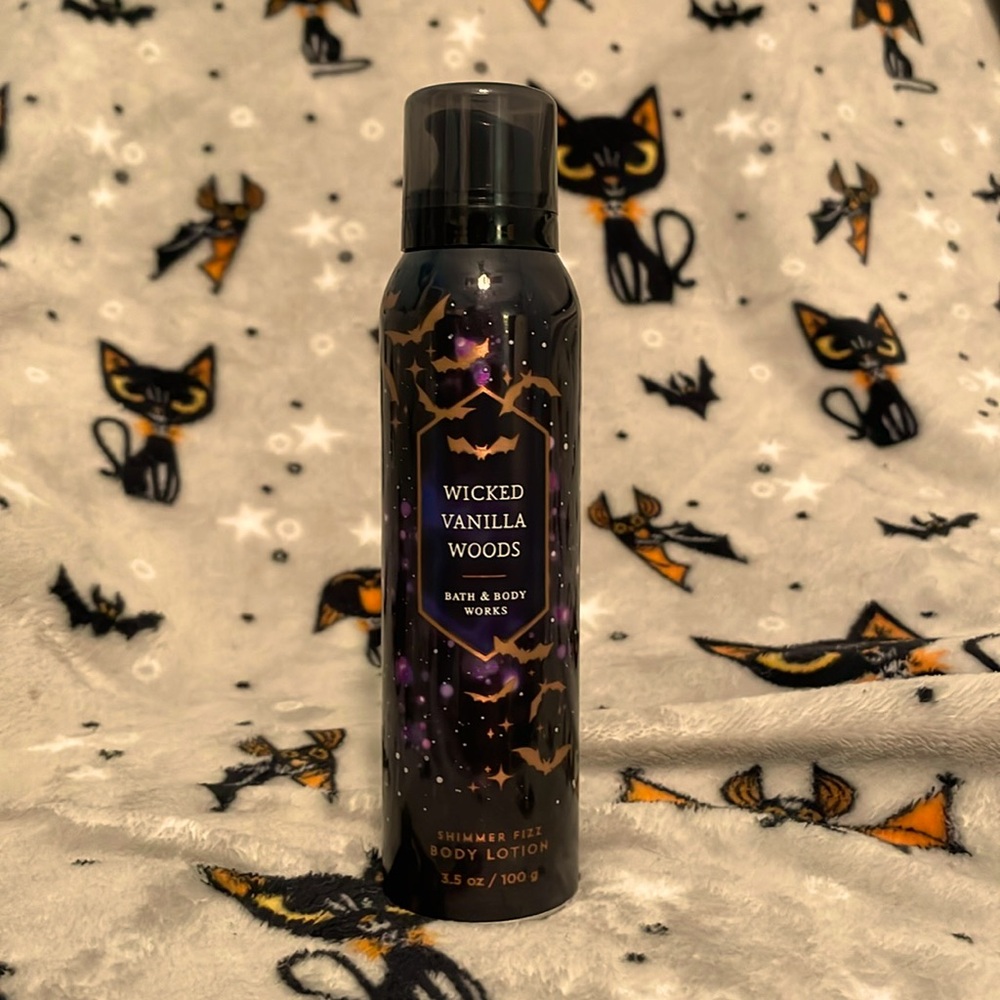WICKED VANILLA WOODS Shimmer Fizz Body Lotion